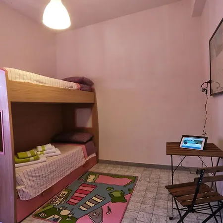 Hotel Freshwater Pirates